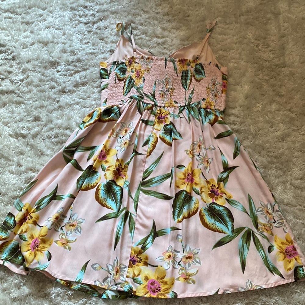 Pink summer dress - Picture 2 of 4